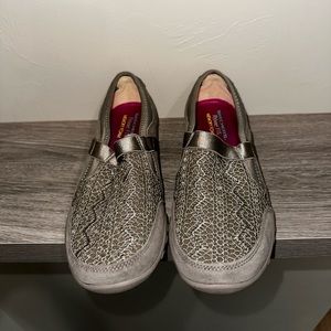 Skechers memory foam flats